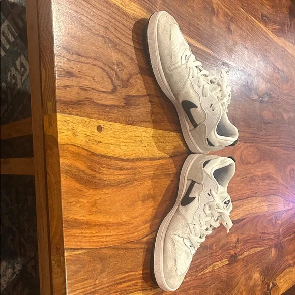 Nike White and Black Men's Sneakers - Picture 5 of 7